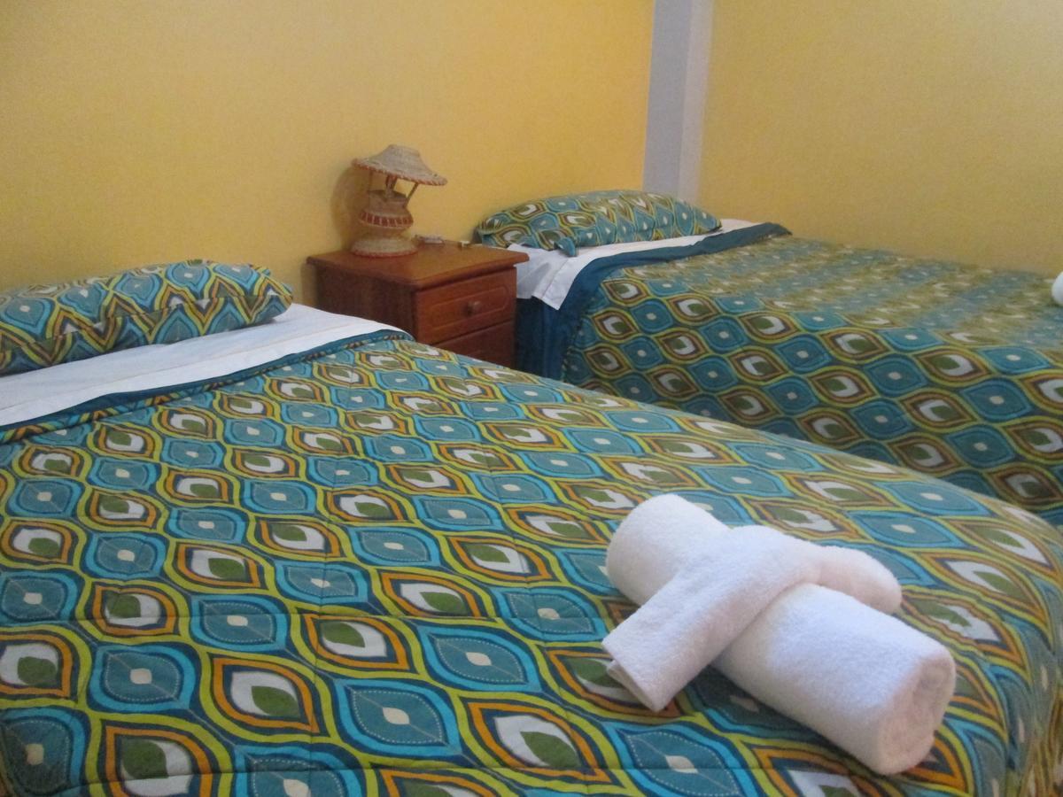 Hostal Leon Dormido Пуерто-Бакерісо-Морено Екстер'єр фото