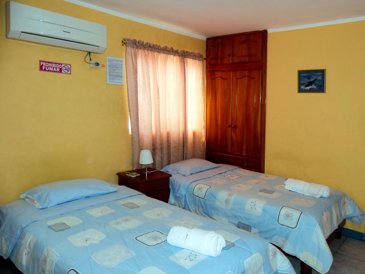 Hostal Leon Dormido Пуерто-Бакерісо-Морено Екстер'єр фото