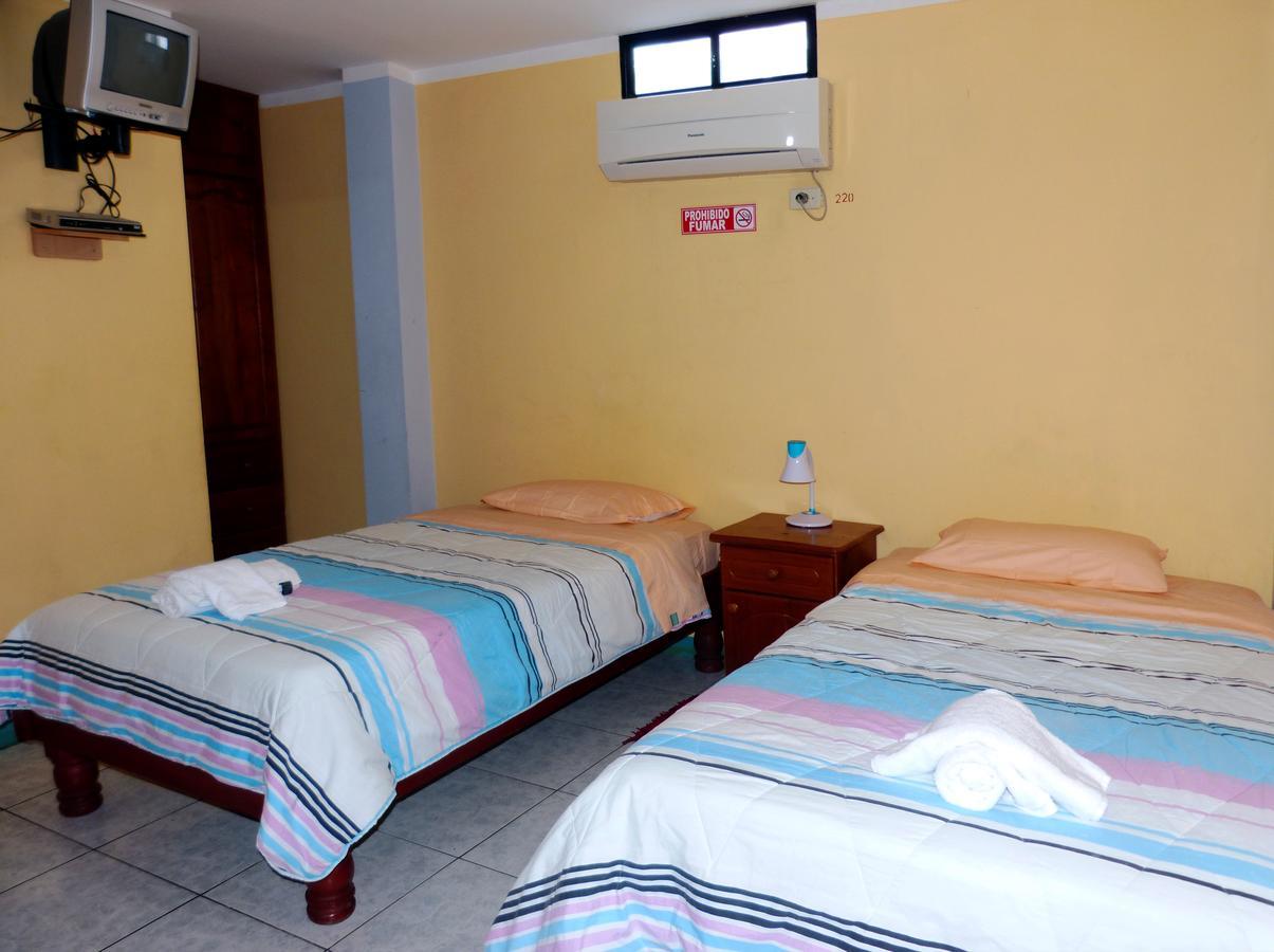Hostal Leon Dormido Пуерто-Бакерісо-Морено Екстер'єр фото